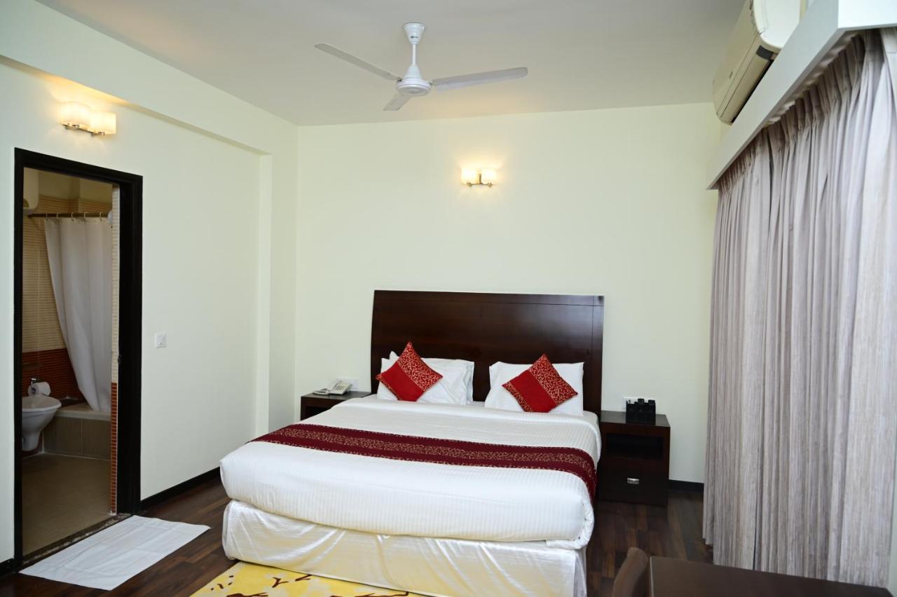 Hotel Sterling Keys By Tgi Bangalore Exterior foto